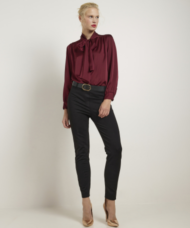 satijnlook blouse met strikkraag